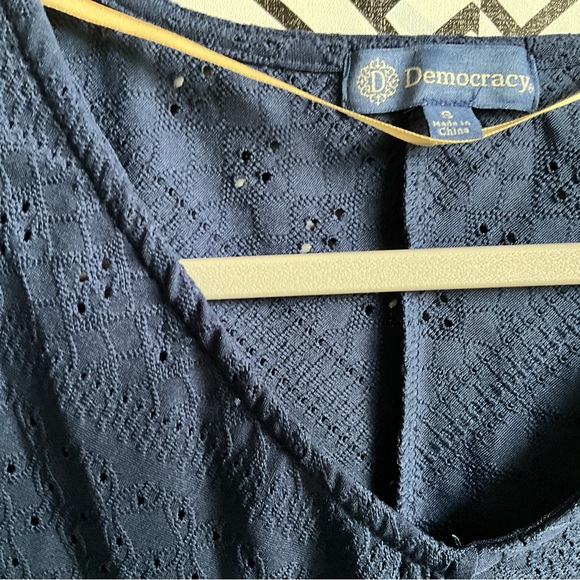 Democracy Navy Blue Shirt Sleeve shirt tie Front Eyelet pattern - Picture 2 of 2